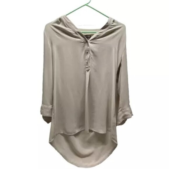 Express Blouse Ladies XS V-Neck 3/4 Sleeve Tunic Beige Lightweight High-Low Hem - Picture 1 of 12